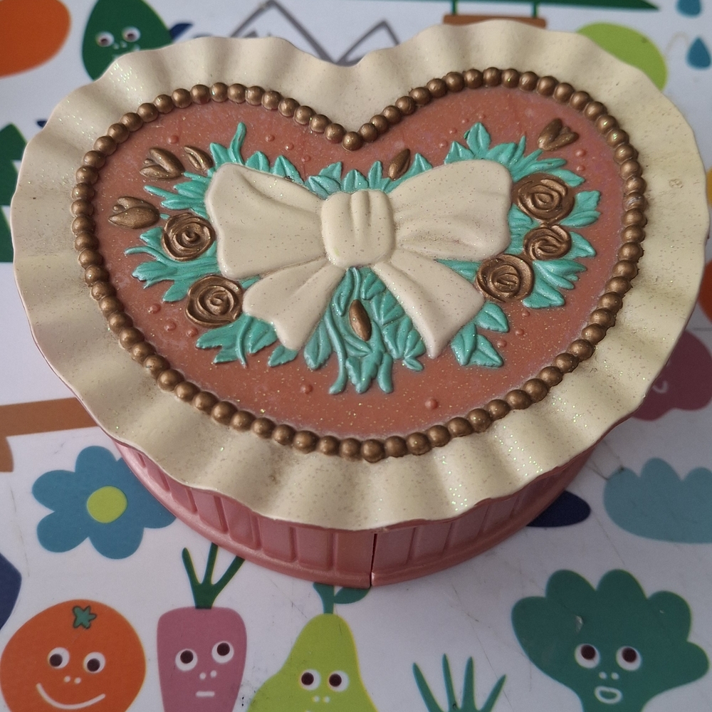 Vintage 1994 Fairy Winkles Candy Box No figures & Sun Damage
